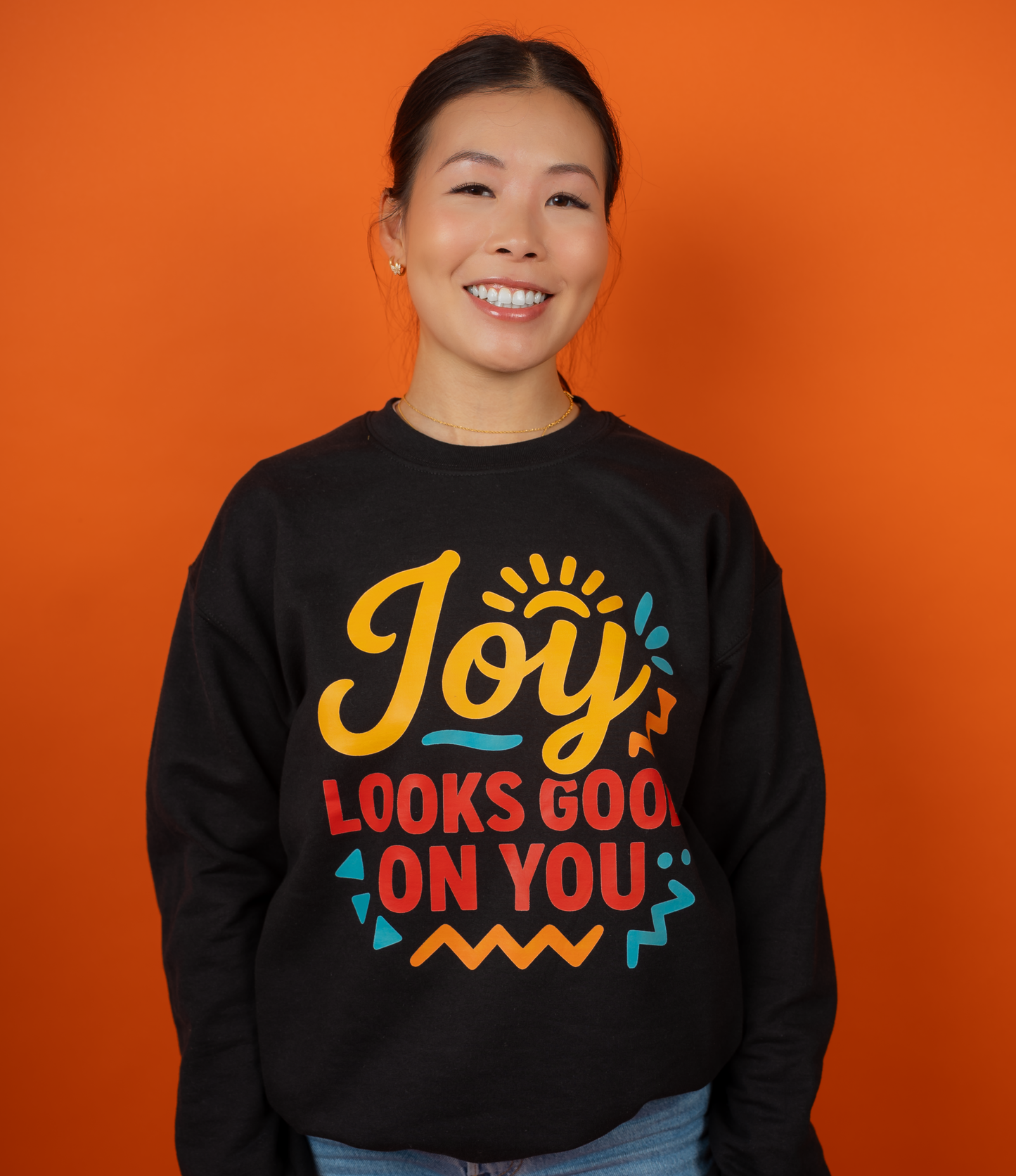 Joy Looks Good on You – Crewnecks (Black)